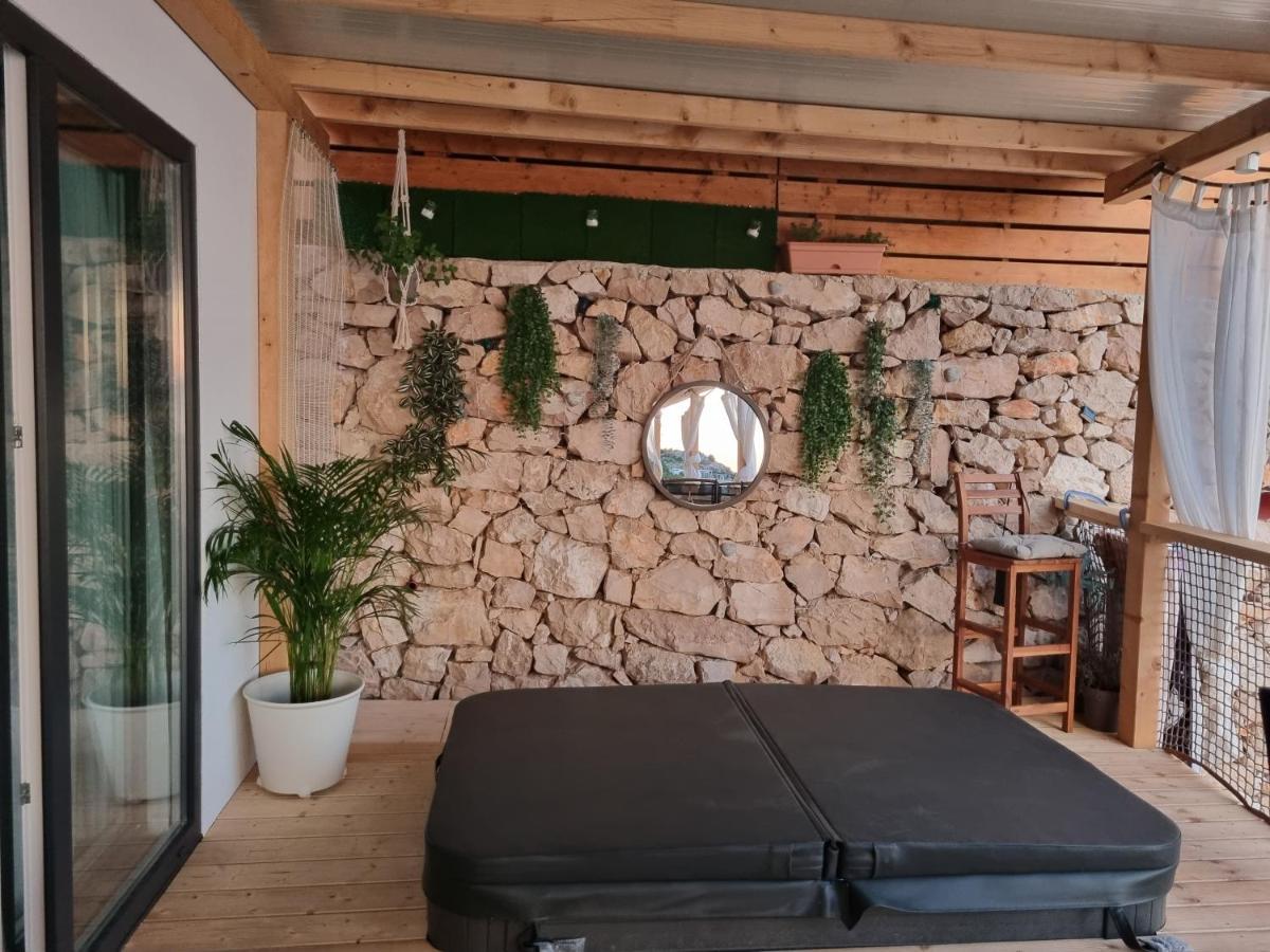La Vista Hotel Drage Bagian luar foto