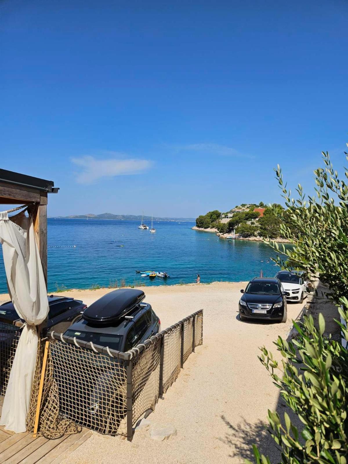 La Vista Hotel Drage Bagian luar foto