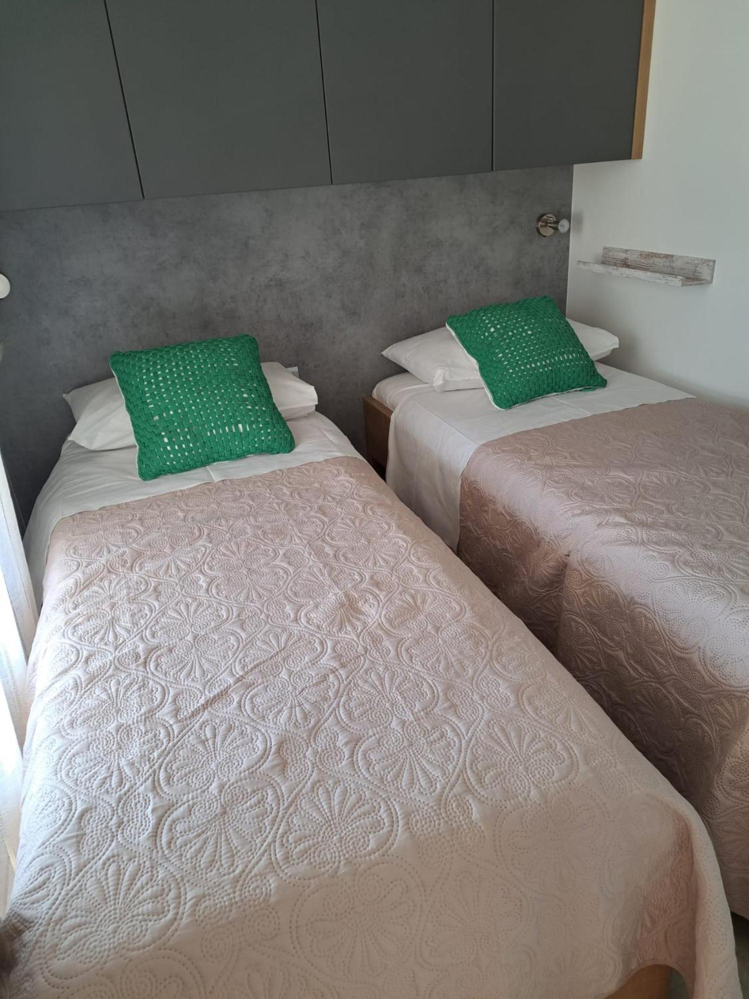 La Vista Hotel Drage Bagian luar foto